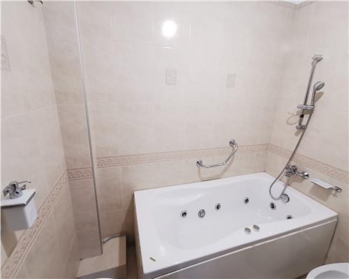 Apartament de vanzare 3 camere Tg Cucu Independentei