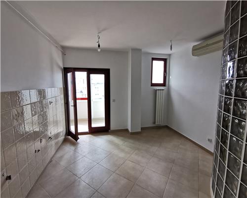 Apartament de vanzare 3 camere Tg Cucu Independentei