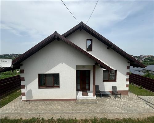 Hala si Casa Parter  3 cam, 500 mp teren,  Valea Adanca Str Veche