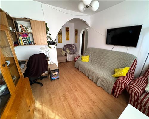 Alexandru cel Bun ,parcul Voievozilor, apartament 3 camere decomandat de vanzare!