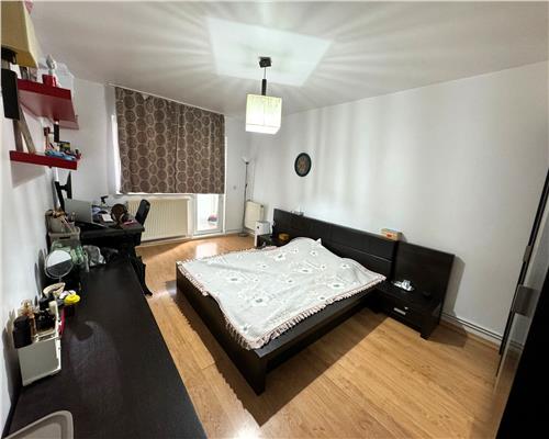 Alexandru cel Bun ,parcul Voievozilor, apartament 3 camere decomandat de vanzare!