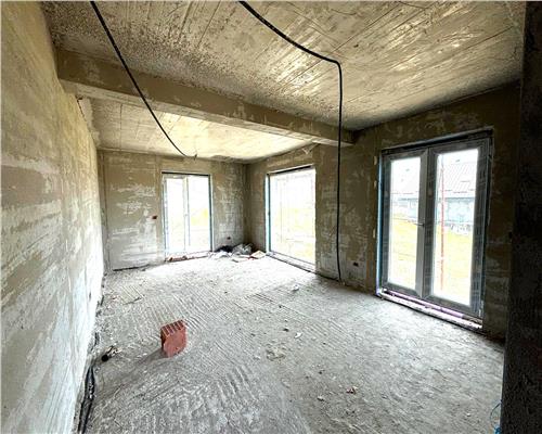 Casa P 3/4 cam. Mansarda, 685 teren,  Legaga Ciurbesti