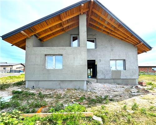 Casa P 3/4 cam. Mansarda, 685 teren,  Legaga Ciurbesti