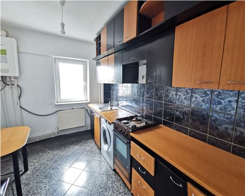 Apartament 3 camere de vanzare Tg Cucu  Hala Centrala