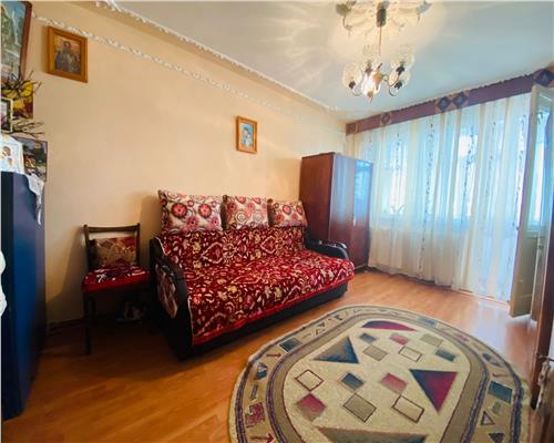 Apartament 3 camere decomandat, 60 mp, Podu Ros la strada!