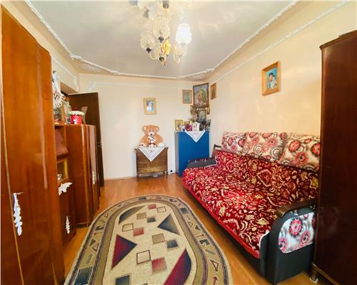 Apartament 3 camere decomandat, 60 mp, Podu Ros la strada!