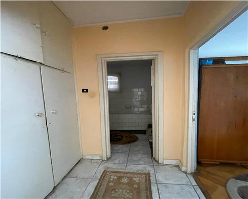 Apartament 3 camere semidecomandat, 67 mp, Podu Ros  Cotnari !