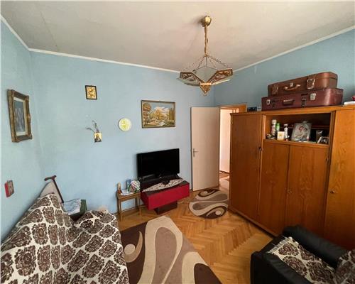 Apartament 3 camere semidecomandat, 67 mp, Podu Ros  Cotnari !