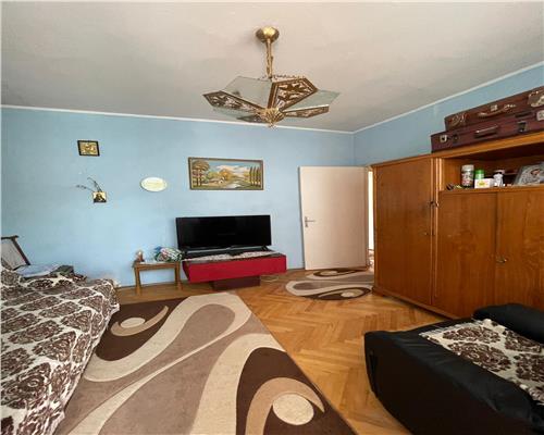 Apartament 3 camere semidecomandat, 67 mp, Podu Ros  Cotnari !