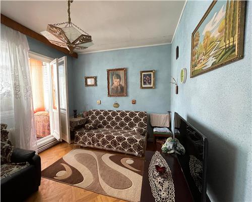 Apartament 3 camere semidecomandat, 67 mp, Podu Ros  Cotnari !