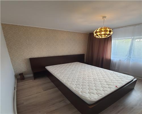 Apartament 2 camere de vanzare Podul de Fier