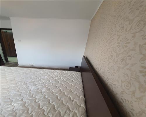 Apartament 2 camere de vanzare Podul de Fier