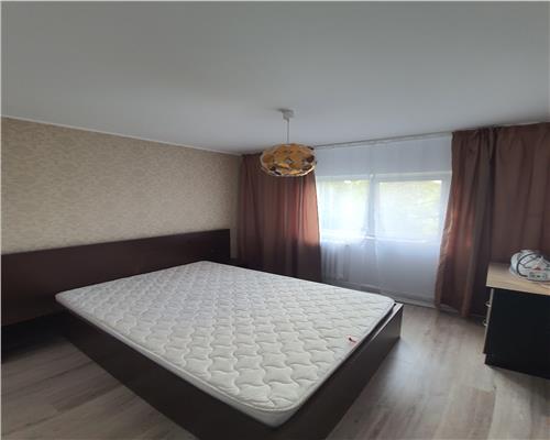 Apartament 2 camere de vanzare Podul de Fier