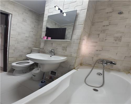 Apartament 2 camere de vanzare Podul de Fier