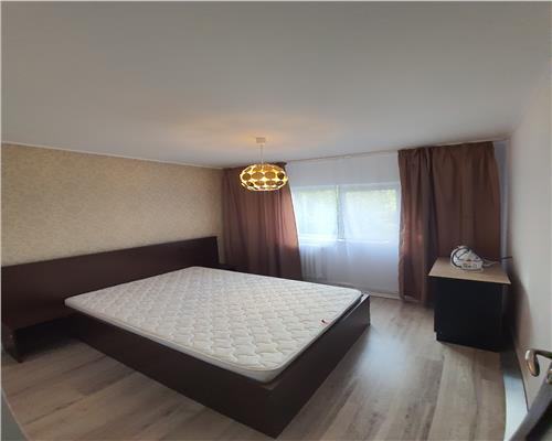 Apartament 2 camere de vanzare Podul de Fier