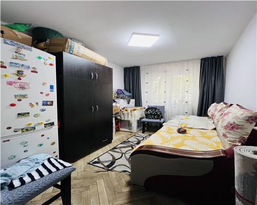 Apartament 3 cam, nedecomandat de vanzare zona Tatarasi  Piata Chirila