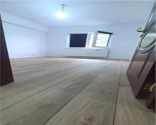 Renovat complet! Apartament 3 camere de vanzare Canta