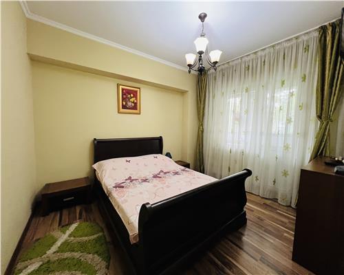 Apartament 3 camere de vanzare  Pacurari