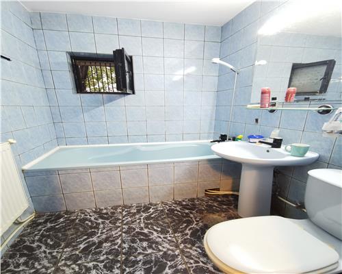 Apartament 3 camere cu garaj Tg Cucu