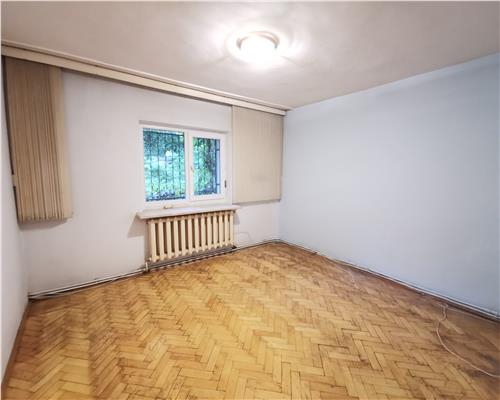 Apartament 3 camere cu garaj Tg Cucu