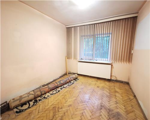 Apartament 3 camere cu garaj Tg Cucu