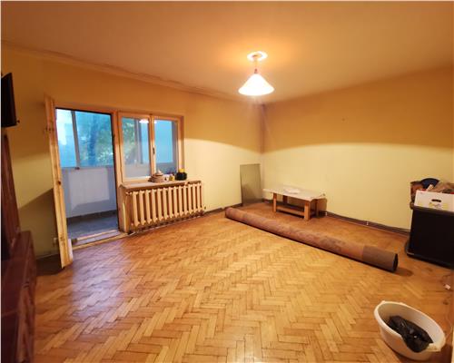 Apartament 3 camere cu garaj Tg Cucu