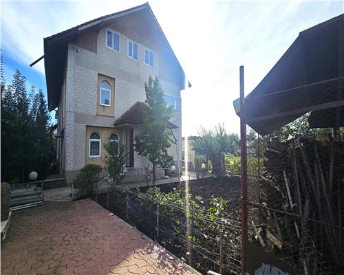 Casa tip duplex de vanzare in zona Bucium  Plopii fara Sot