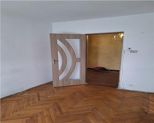 Apartament 3 camere decomandat, 75 mp, Podu Ros  Nicolae Iorga!