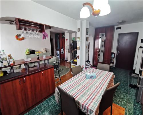 Apartament 3 camere de vanzare Pacurari Kaufland