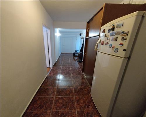 Podu Ros  Centru,  apartament 4 camere decomandat confort 1!