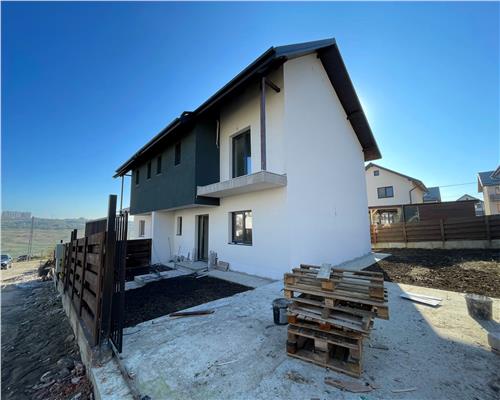 Casa tip duplex de vanzare,260 mp curte,beci,4 cam, Rediu