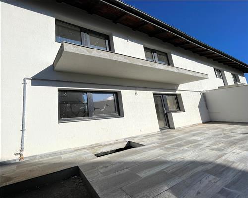 Casa tip duplex de vanzare,260 mp curte,beci,4 cam, Rediu