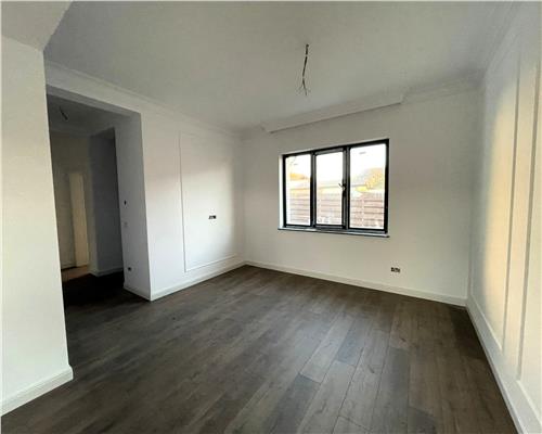 Casa plan parter tip duplex de vanzare,400 mp curte si garaj Breazu