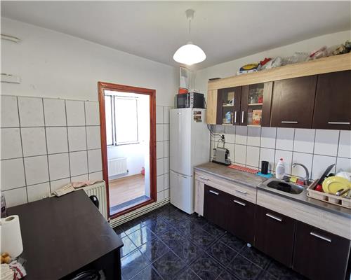 Apartament cu 3 camere, etaj intermediar in Iasi zona Nicolina