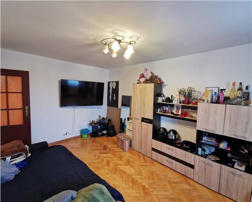 Apartament cu 3 camere, etaj intermediar in Iasi zona Nicolina