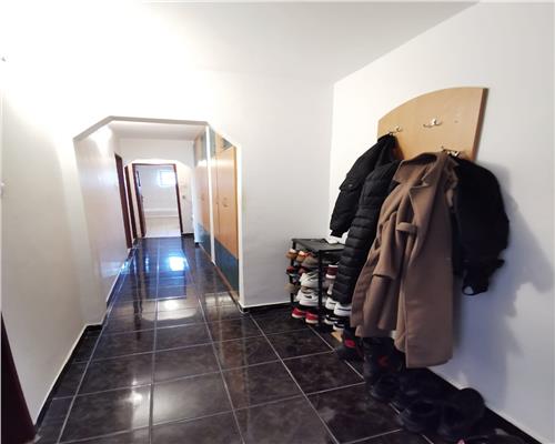 Apartament cu 3 camere, etaj intermediar in Iasi zona Nicolina