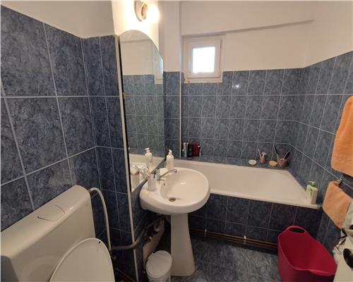 Podu Ros  Centru,  apartament 4 camere decomandat confort 1!