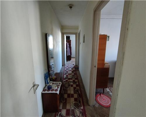 Apartament 3 camere semidecomandat, 67 mp, Podu Ros  Tudor Vladimirescu !!