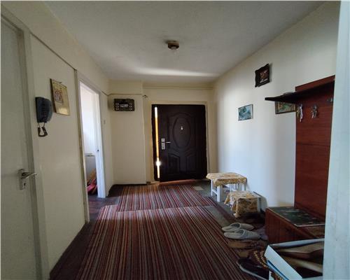 Apartament 3 camere semidecomandat, 67 mp, Podu Ros  Tudor Vladimirescu !!