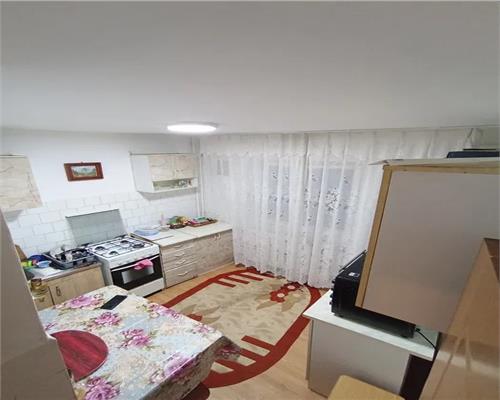 Apartament cu 3 camere, etaj intermediar in Iasi zona Nicolina - Belvedere