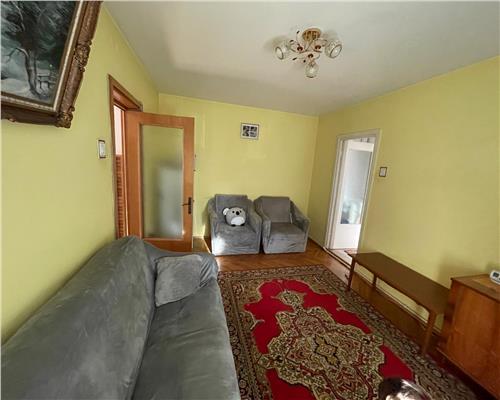 Apartament 3 camere semidecomandat, 60 mp, Podu Ros  Tudor Vladimirescu!