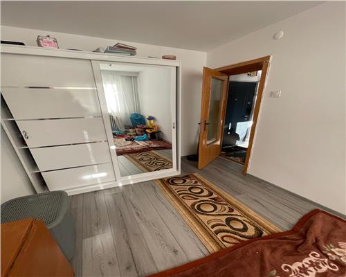 Apartament 3 camere semidecomandat, 60 mp, Podu Ros  Tudor Vladimirescu!