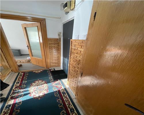 Apartament 3 camere semidecomandat, 60 mp, Podu Ros  Tudor Vladimirescu!