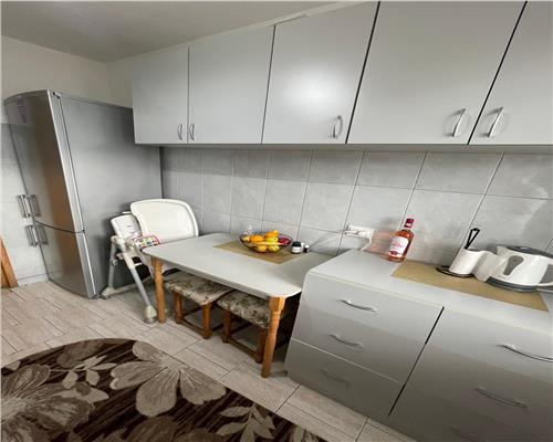 Apartament 3 camere semidecomandat, 60 mp, Podu Ros  Tudor Vladimirescu!