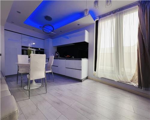 Penthouse de inchiriat, 3 Cam, open space, zona Tatarasi  Newton