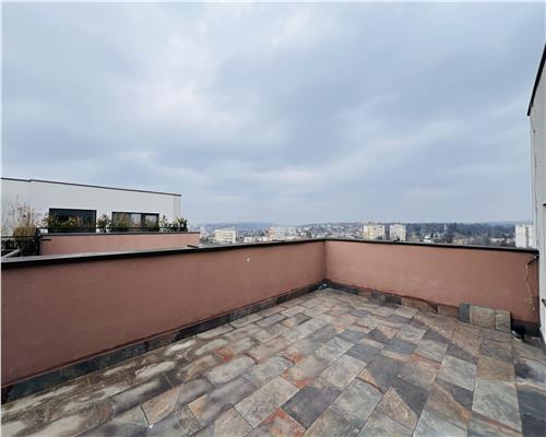 Penthouse de inchiriat, 3 Cam, open space, zona Tatarasi  Newton